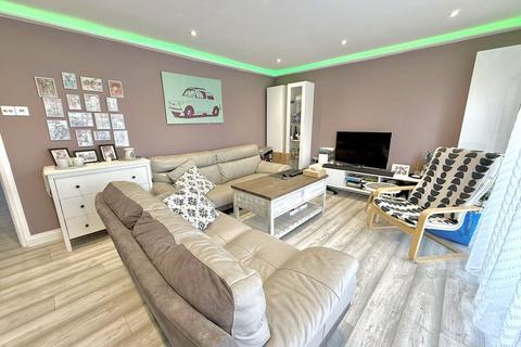 undefined, Enfield Close, Houghton Regis