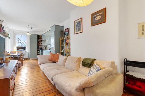 2 bedroom flat for sale, Newington Green Mansions, London, N16