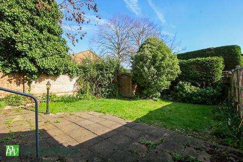 3 bedroom end of terrace house for sale, Ward Close, Waltham Cross
