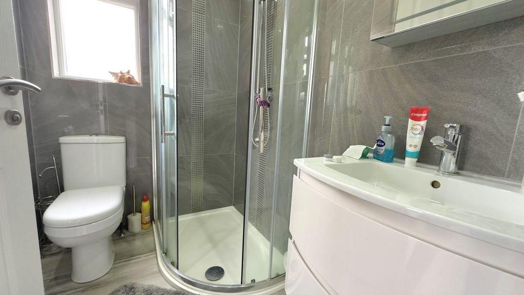 Ensuite Shower Room