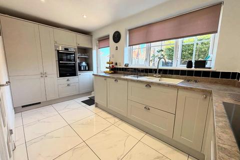 4 bedroom detached house for sale, Fosberry Close, Wootton Fields, Northampton NN4