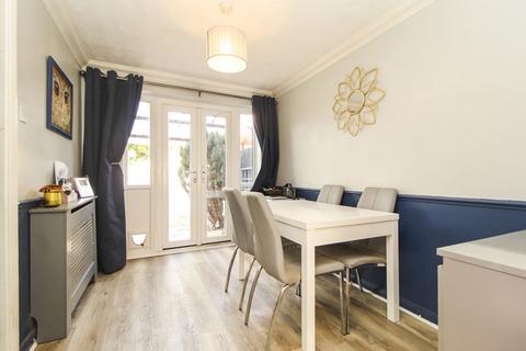 undefined, Columbine Close, Bedford MK41