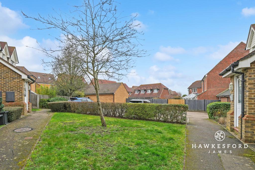 Wigeon Road, Iwade - Parking area