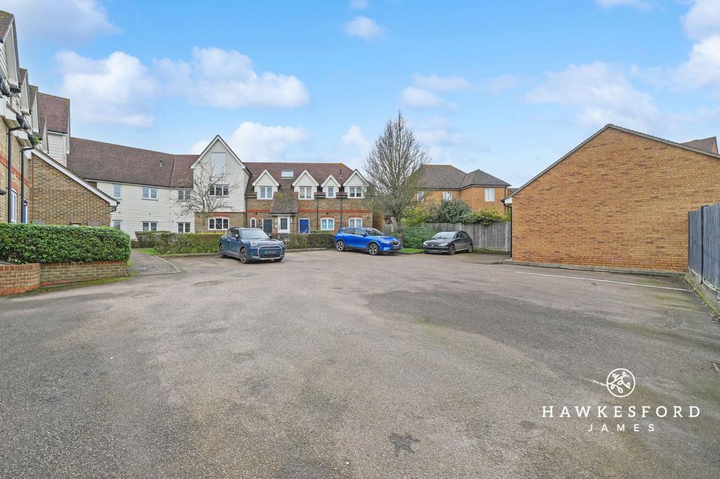 Wigeon Road, Iwade - Parking area