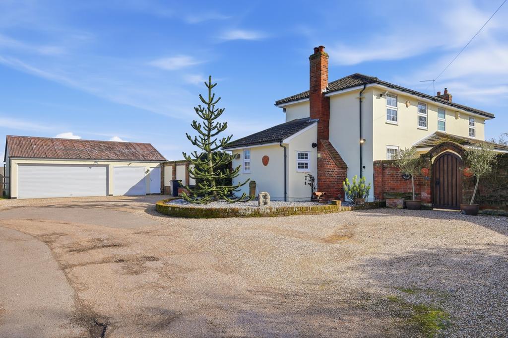 Garage/Driveway