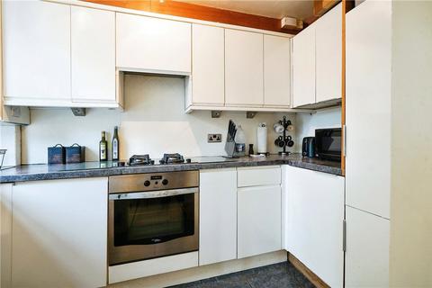 1 bedroom flat for sale, Falcon Road, London, SW11