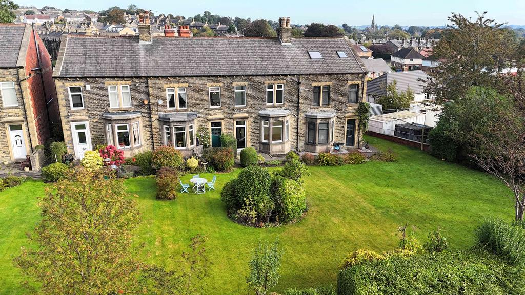 4 bedroom terraced house for sale