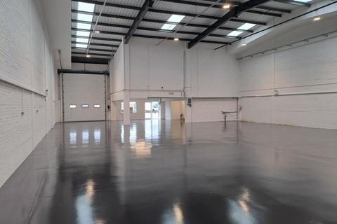 Warehouse to rent, Mead Ln Hertford SG13 7AY