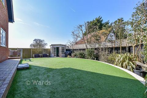 4 bedroom detached house for sale, Dymchurch Road, Romney Marsh TN29