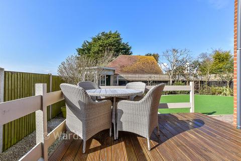 4 bedroom detached house for sale, Dymchurch Road, Romney Marsh TN29