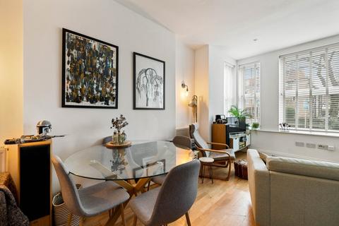 2 bedroom ground floor flat for sale, Cherry Garden Avenue, Folkestone, CT19