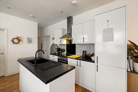 2 bedroom ground floor flat for sale, Cherry Garden Avenue, Folkestone, CT19