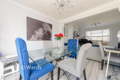 3 bedroom semi-detached house for sale, Cotswold Close, Bexleyheath, Kent