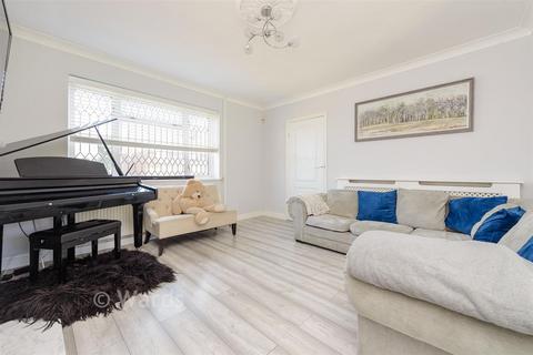 3 bedroom semi-detached house for sale, Cotswold Close, Bexleyheath, Kent