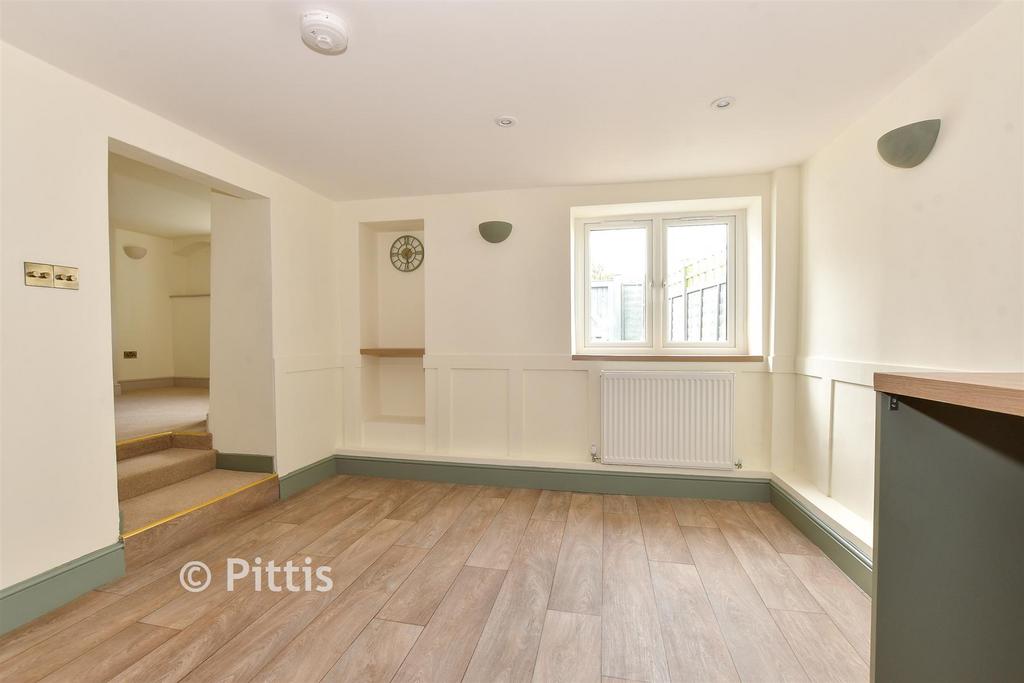 Kitchen/ Dining Room