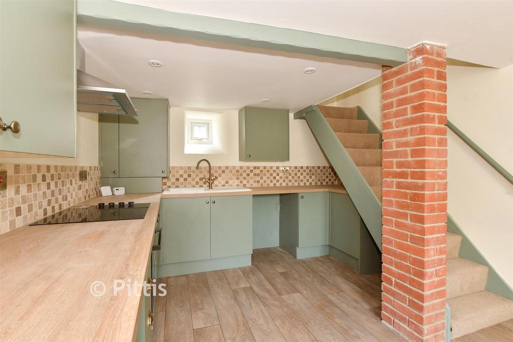 Kitchen/ Dining Room