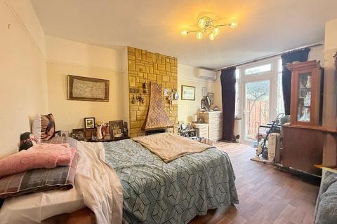 3 bedroom semi-detached house for sale, Montrose Avenue, New Bedford Road, Luton, Bedfordshire, LU3 1HT