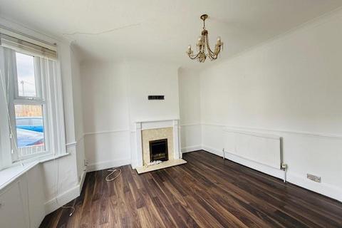 4 bedroom house to rent, Belgrave Road, Slough, SL1 3RG