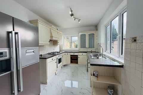 4 bedroom house to rent, Belgrave Road, Slough, SL1 3RG