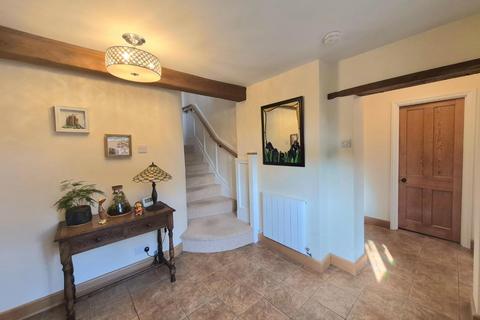 3 bedroom detached house for sale, Dowthorpe End, Earls Barton, Northamptonshire NN6