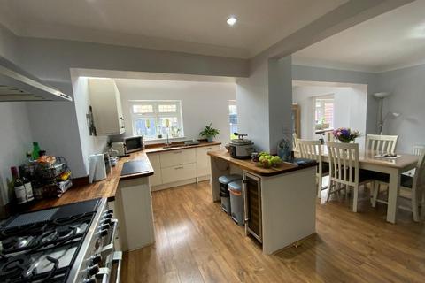 5 bedroom semi-detached house for sale, Hornchurch RM12