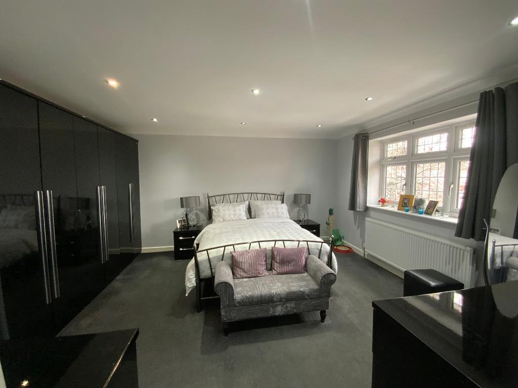 BEDROOM ONE 20'2 x 13'7