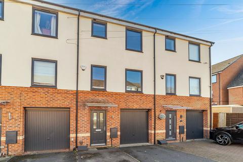 4 bedroom terraced house for sale, Mount Street, Heywood OL10