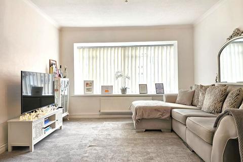 2 bedroom apartment for sale, Long Oaks Court, Swansea SA2