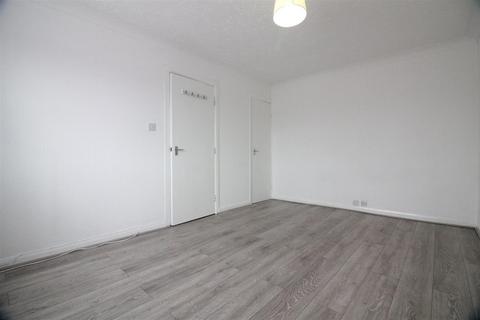 undefined, Newcourt, Uxbridge