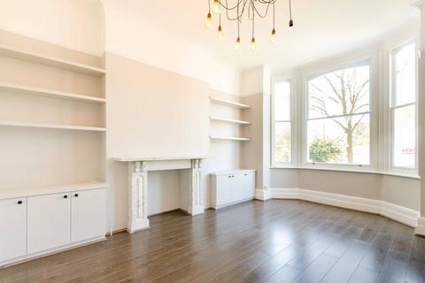 2 bedroom flat for sale, West Hill Road, Southfields, London, SW18