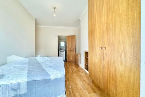 1 bedroom in a house share to rent, LONDON SE27