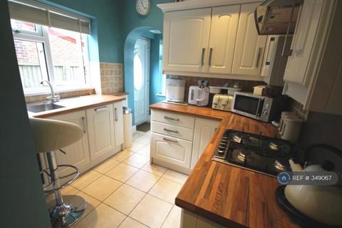 3 bedroom semi-detached house to rent, Basford Park Road, Newcastle, ST5