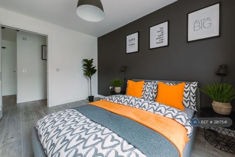 2 bedroom flat to rent, Springfield Gardens, Glasgow, G31