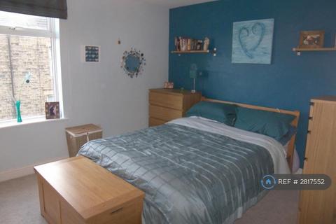 undefined, Oakroyd Mount, Pudsey, LS28