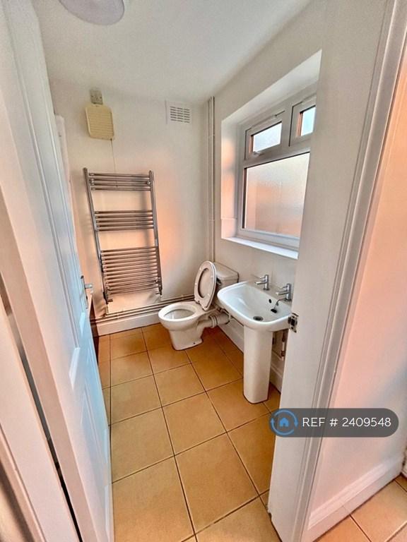 Ds Bathroom Toilet