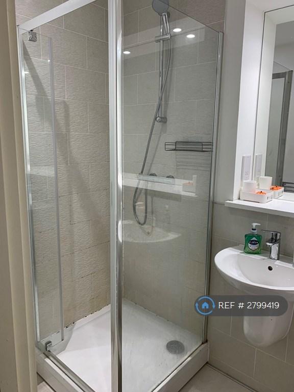 En Suite Bathroom