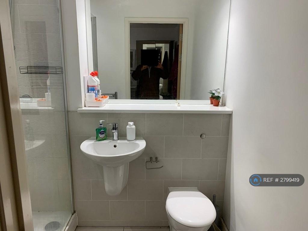 En Suite Bathroom