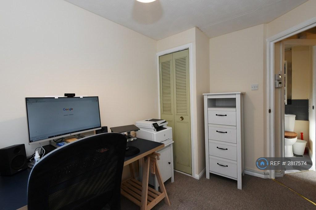 Office/Bedroom 2