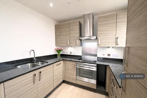 3 bedroom flat to rent, London, London, E15