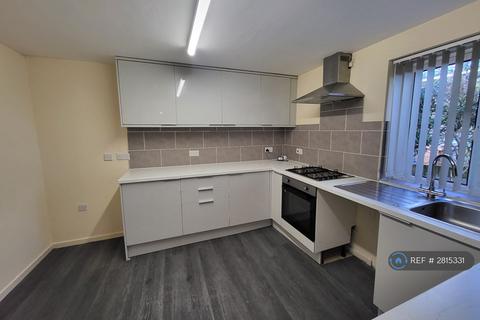 3 bedroom semi-detached house to rent, Robin Lane, Wellingborough, NN8