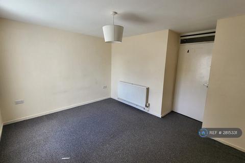 3 bedroom semi-detached house to rent, Robin Lane, Wellingborough, NN8