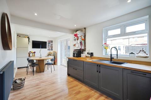 3 bedroom terraced house for sale, Sycamore Road, Stapenhill, Burton-on-Trent, DE15