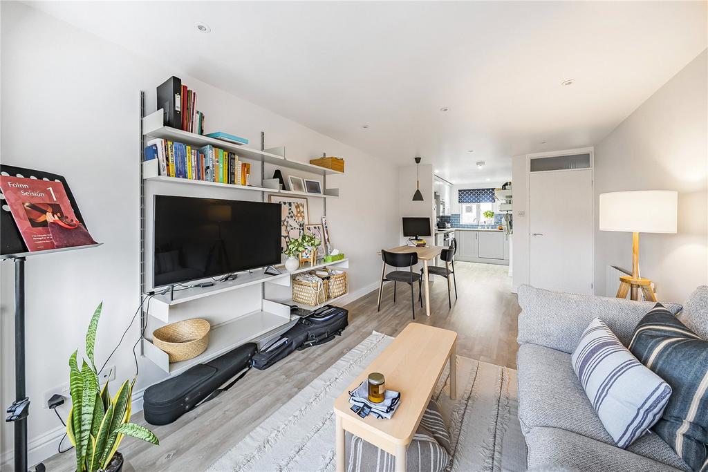Sitting/Dining Room