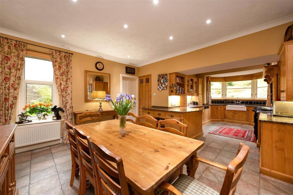 Kitchen / Dining