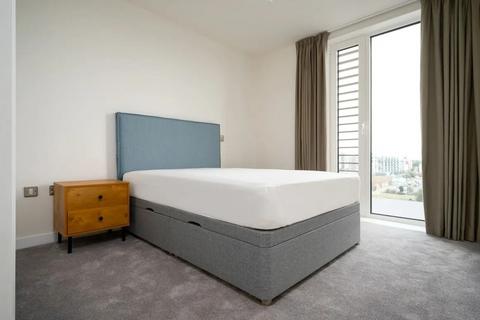 3 bedroom flat to rent, Gillingham Gate Road