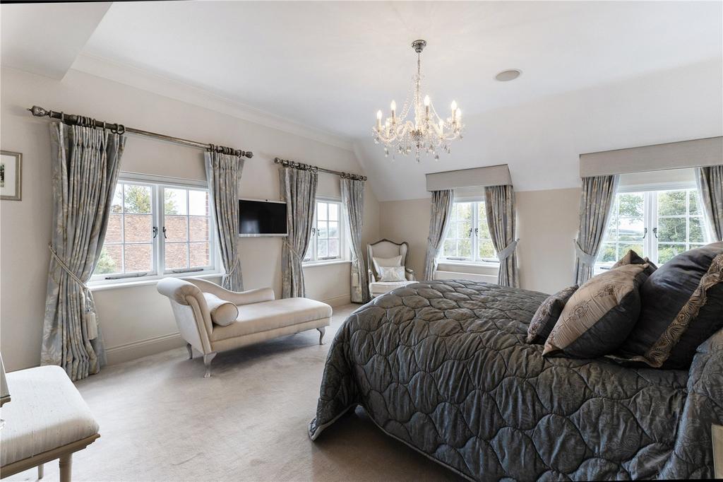 Mian Bedroom