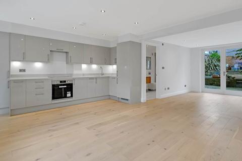 undefined, St. Pauls Crescent, London