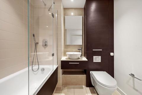 2 bedroom flat to rent, Stratosphere Tower,  Great Eastern Road, London
