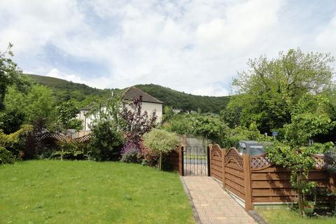 3 bedroom semi-detached house to rent, Rothwell Road, Malvern, WR14 4HX