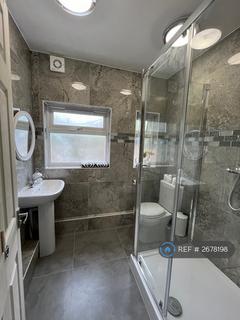 4 bedroom terraced house to rent, Cecil Street, Watford, WD24